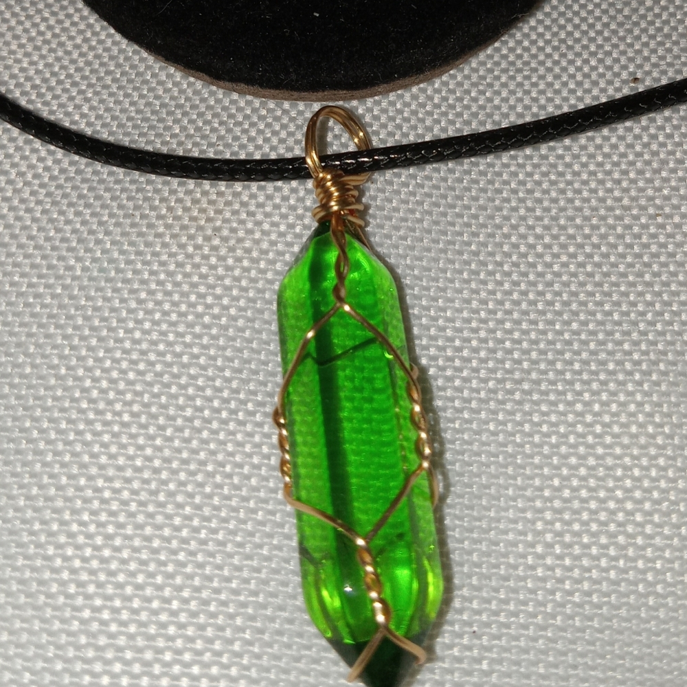 Matching Necklace and Ring Set w/Green Glass Ring &Pendant on Black Cord
